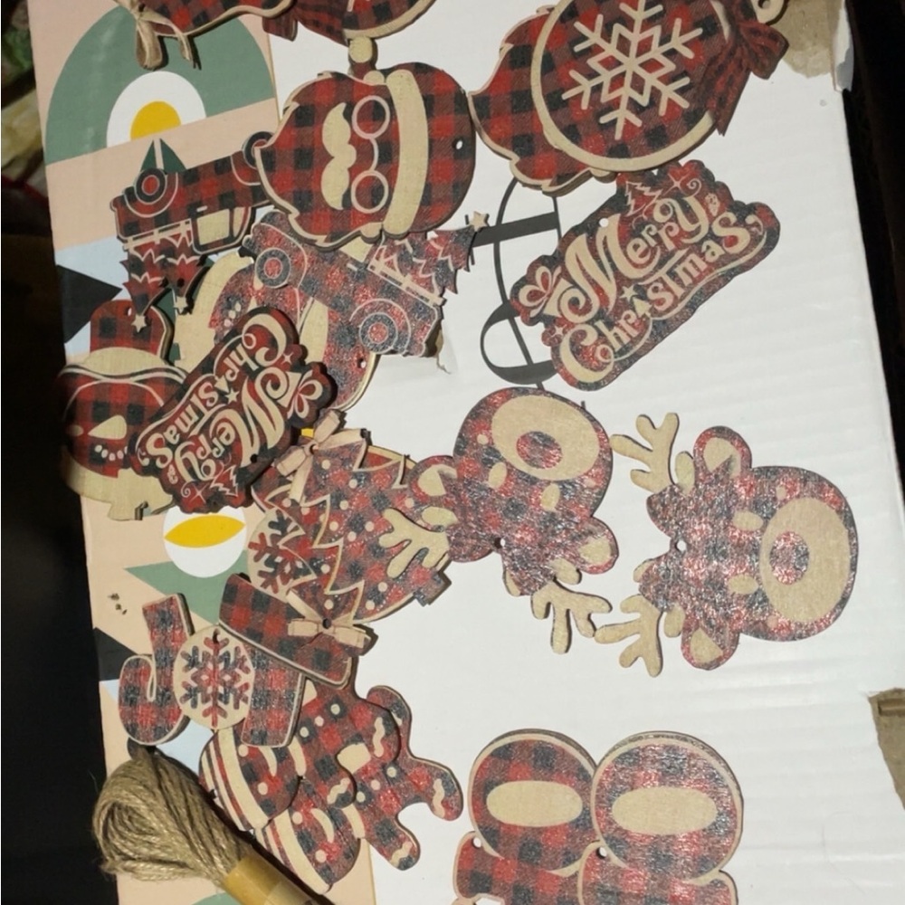 Plaid Christmas Ornaments Set